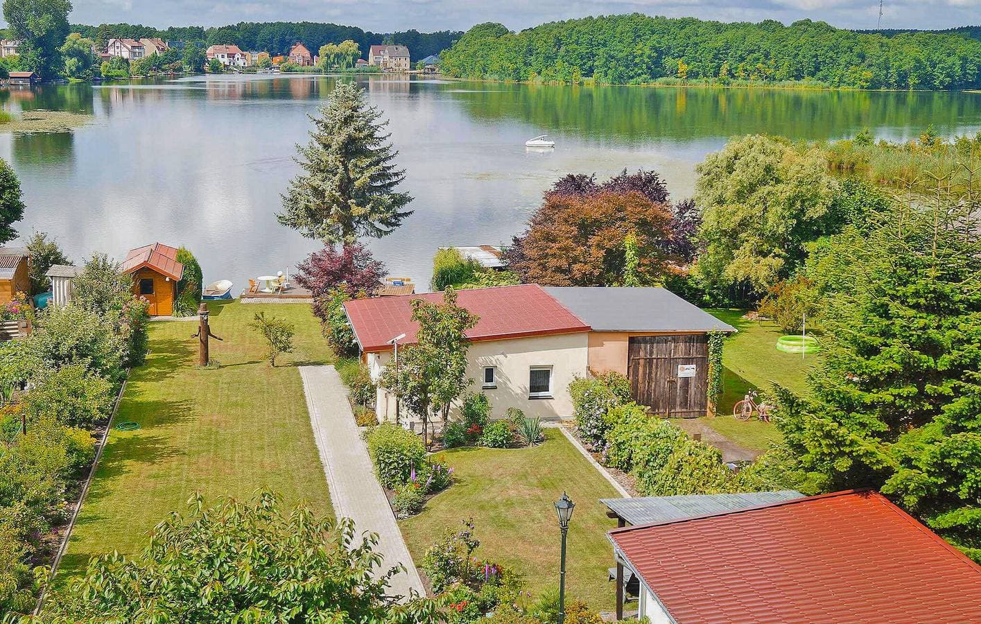 Ruhige Wohnung mit Sauna & Terrasse, 2,5km zum Lychensee 1