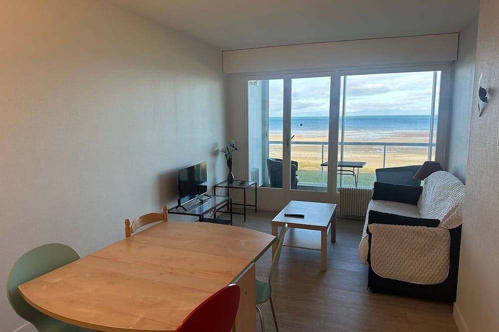 Foto 4 von 13: 2-Zimmer-Wohnung mit Meerblick, Loggia, Parkplatz und voller Ausstattung