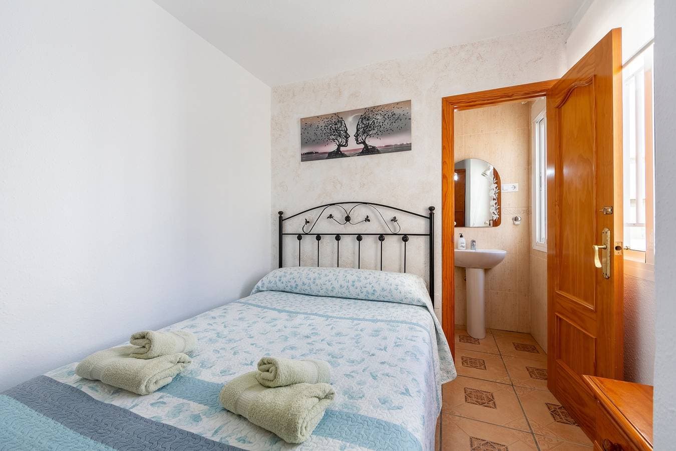 Foto 12 von 25: Ferienwohnung 'Maracas 2' mit Bergblick, privater Terrasse und Klimaanlage