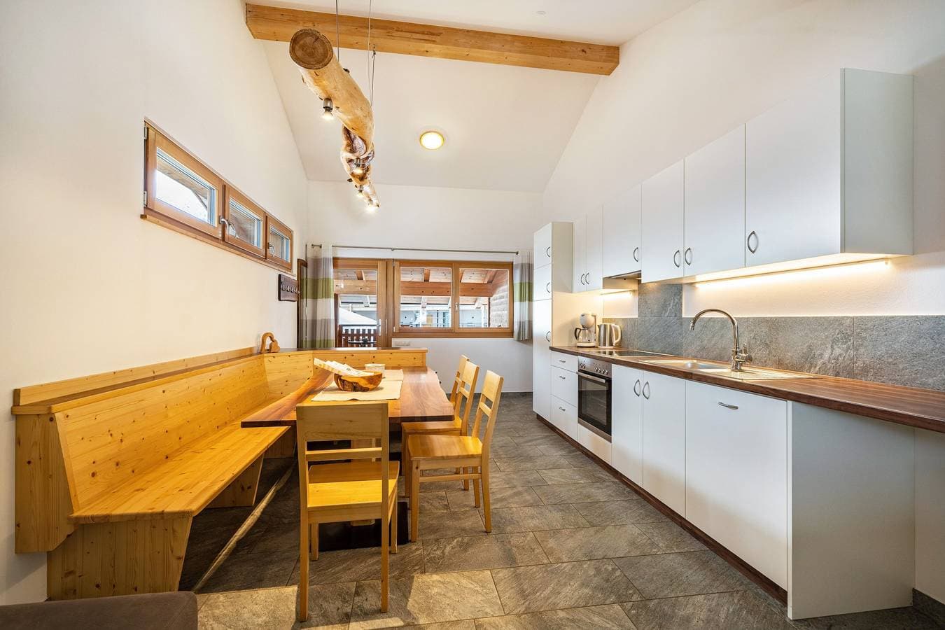 Foto 3 von 20: Ferienwohnung "Edelweiss" auf einem Bergbauernhof mit Balkon
