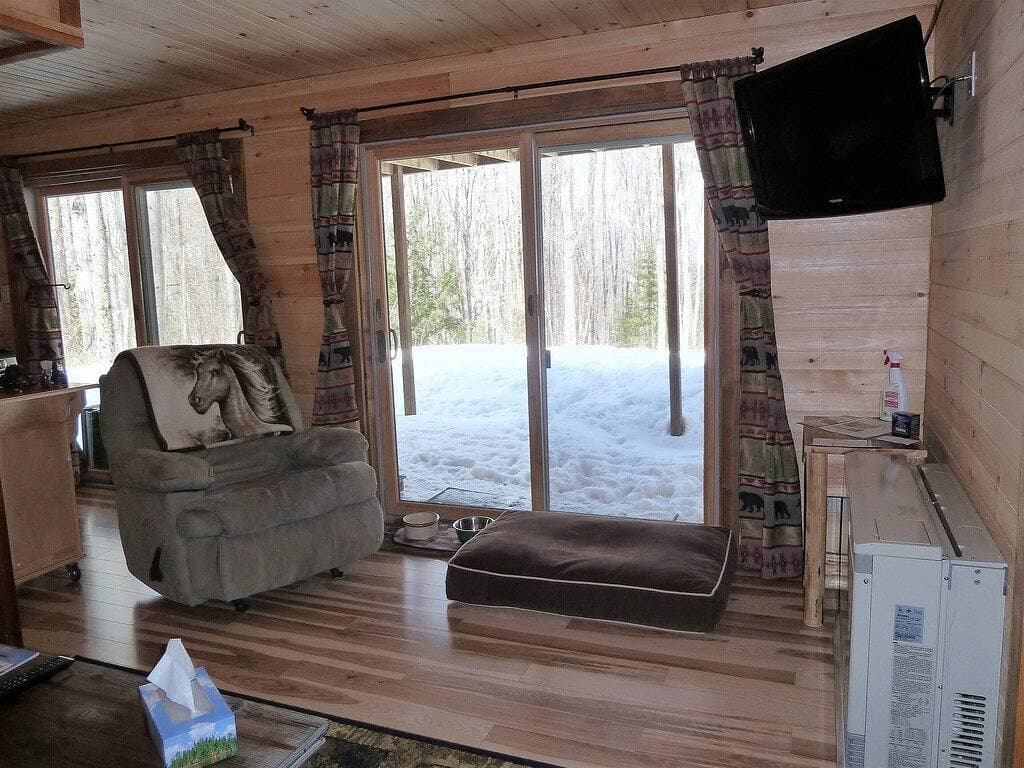 Foto 3 von 16: Haustiere erlaubt, ruhige Nachbarschaft, gemütliche Hütte auf der unteren Ebene