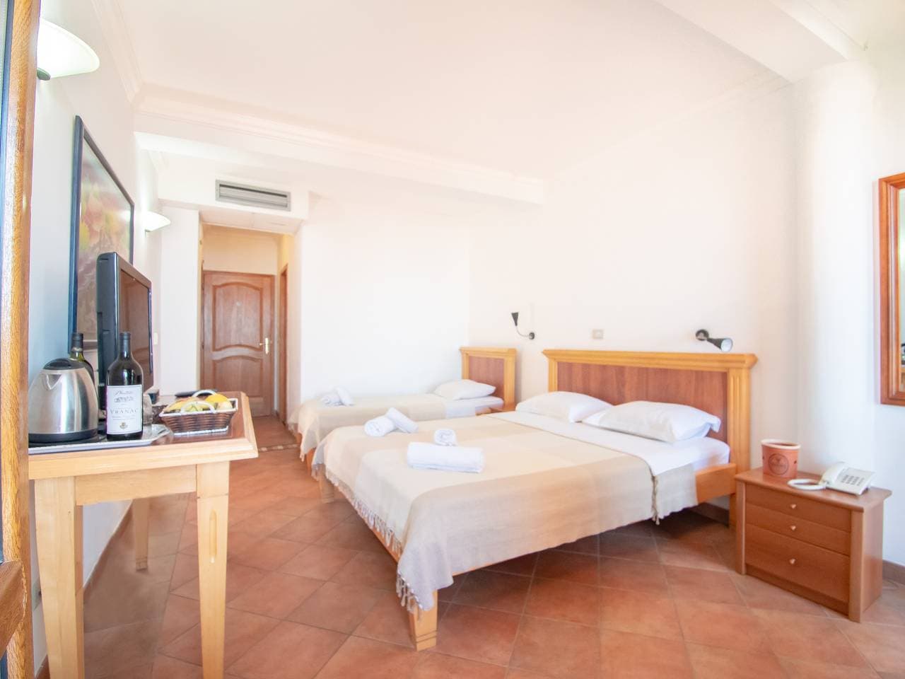 Foto 9 von 31: Levantin Inn 1-3 Zimmer N9 Meerseite
