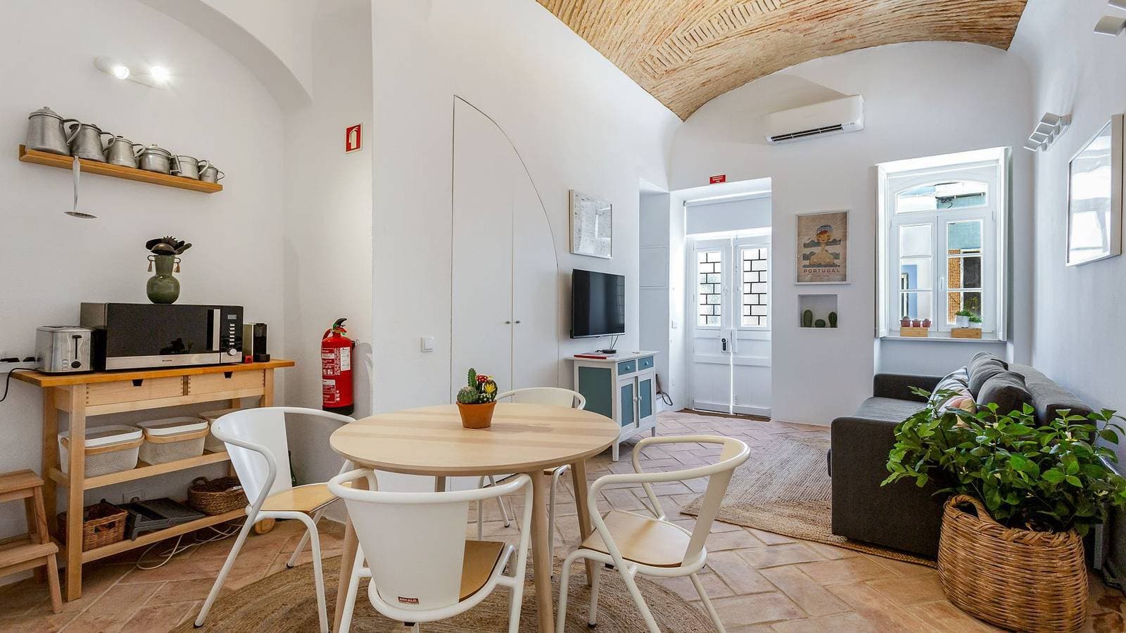Foto 4 von 31: Ferienhaus für 4 Personen mit Pool
