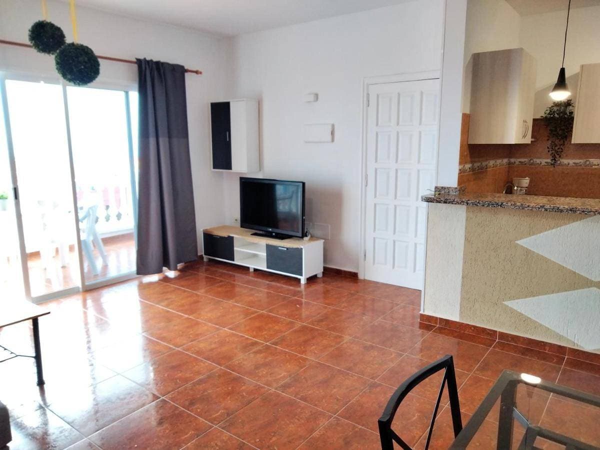 Foto 5 von 49: Three-Bedroom Apartment