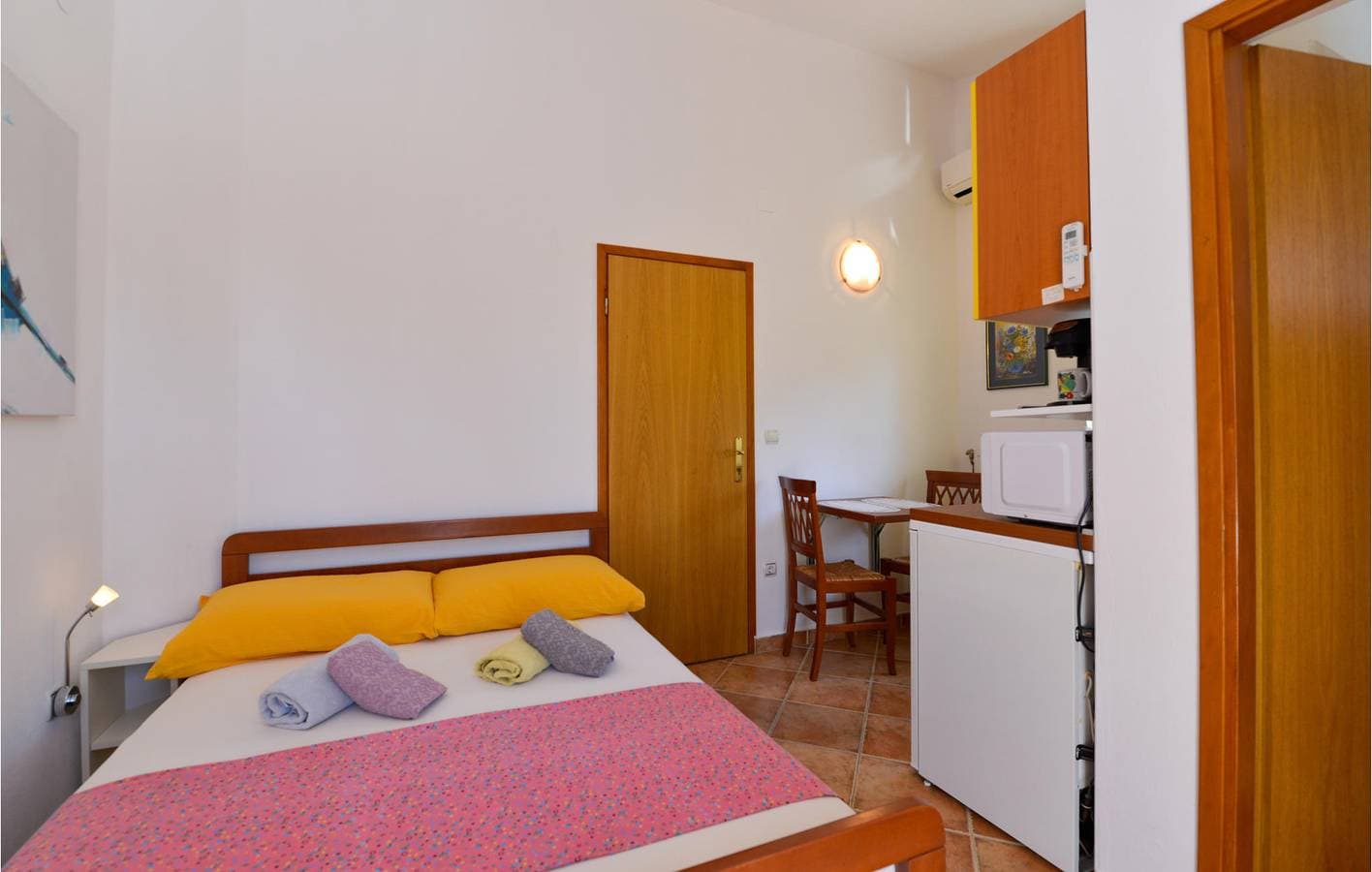 Foto 4 von 19: Modernes Apartment, 2,5 km vom Strand entfernt, mit WLAN, Klimaanlage und Küche