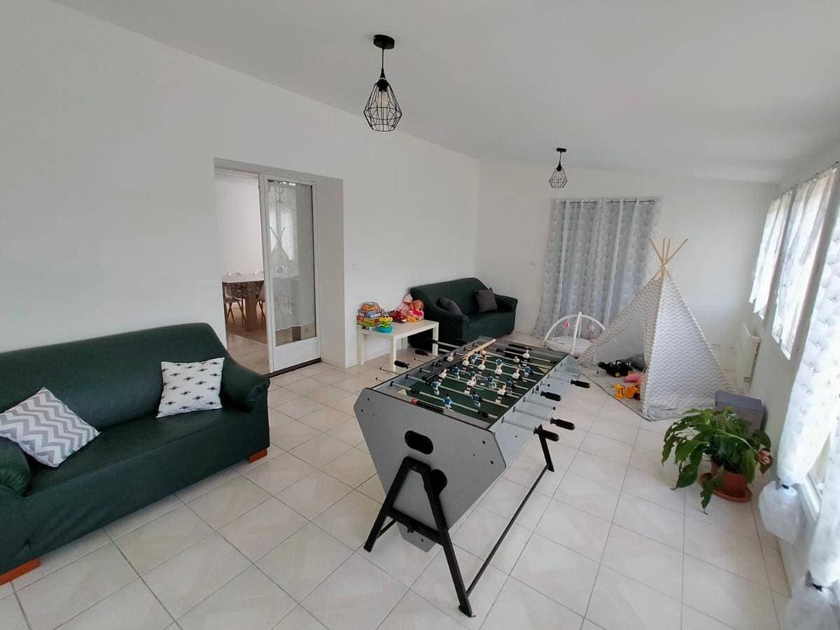 Foto 4 von 16: Three-Bedroom House