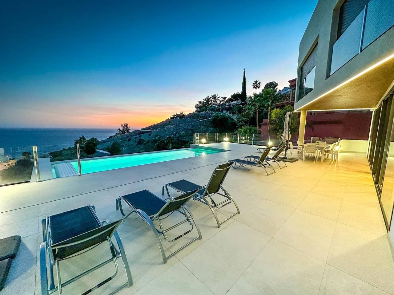 Foto 5 von 35: Villa mit Meerblick, beheiztem Pool und Jacuzzi