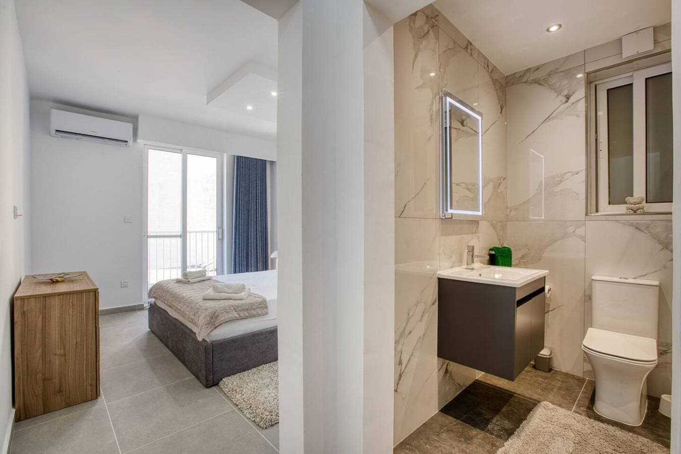 Foto 7 von 43: Ferienwohnung für 4 Personen mit Balkon
