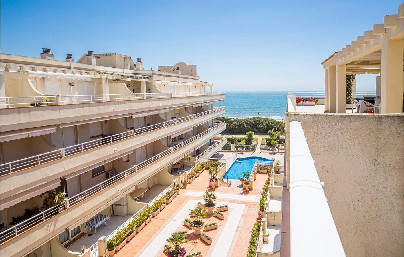 Foto 5 von 16: Apartment mit Meerblick, Pool und Terrasse
