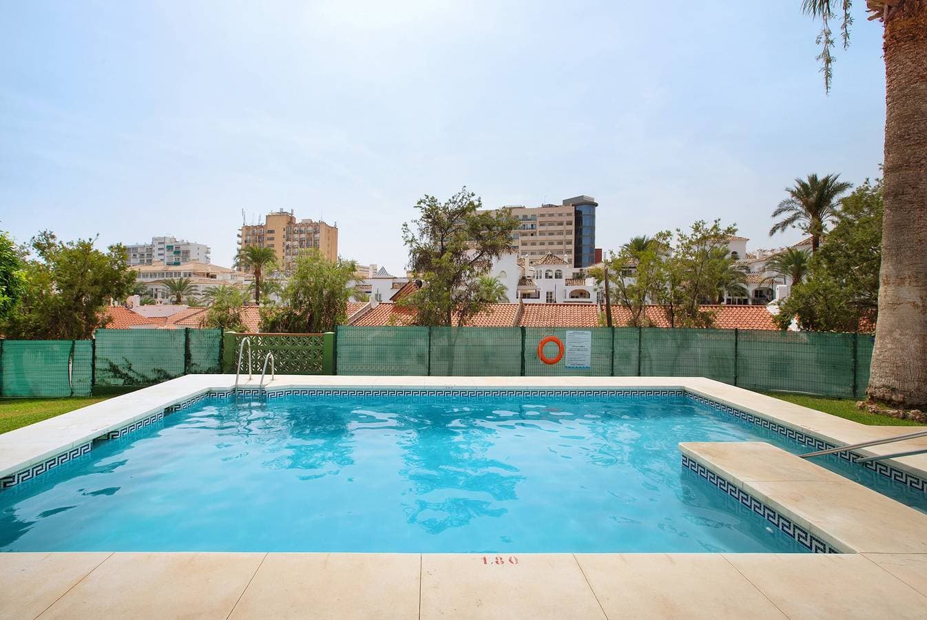 Foto 2 von 26: Ferienwohnung 'Prealsa Benalmádena' mit Meerblick, Gemeinschaftspool und privater Terrasse