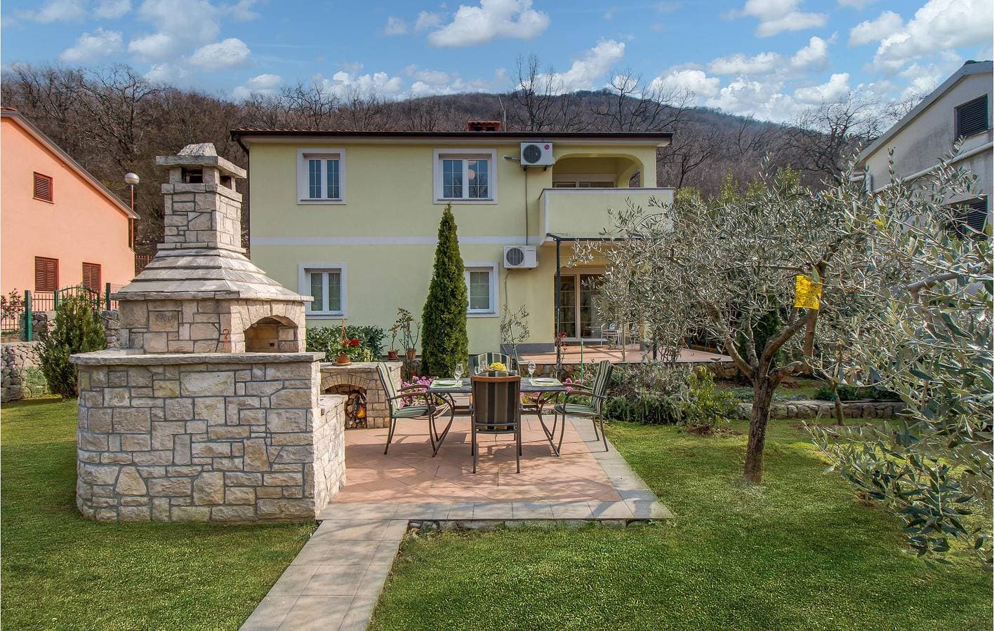 Gemütliche Ferienwohnung mit Terrasse, 400 m zur Küste, WLAN und Parkplatz 1