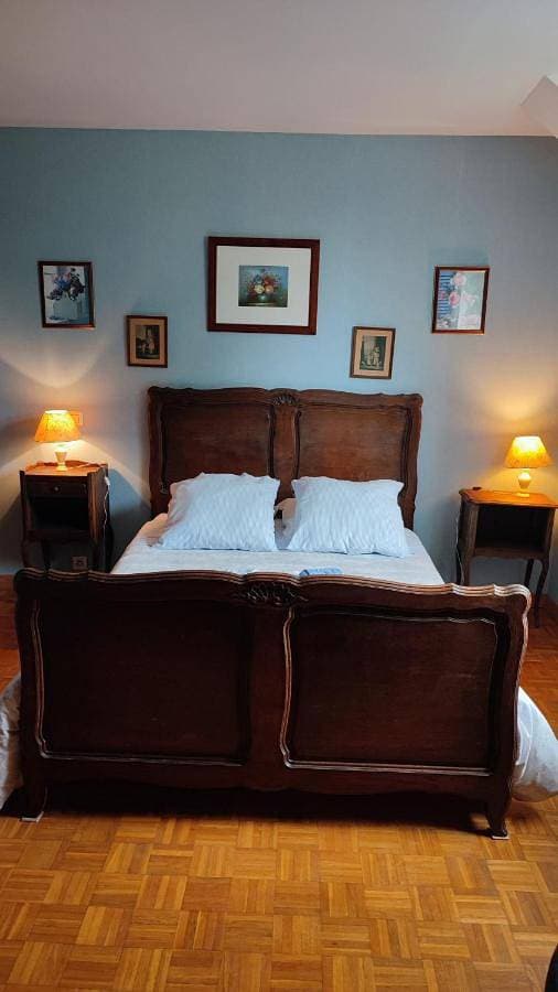 Foto 4 von 10: Double Room with Private Bathroom