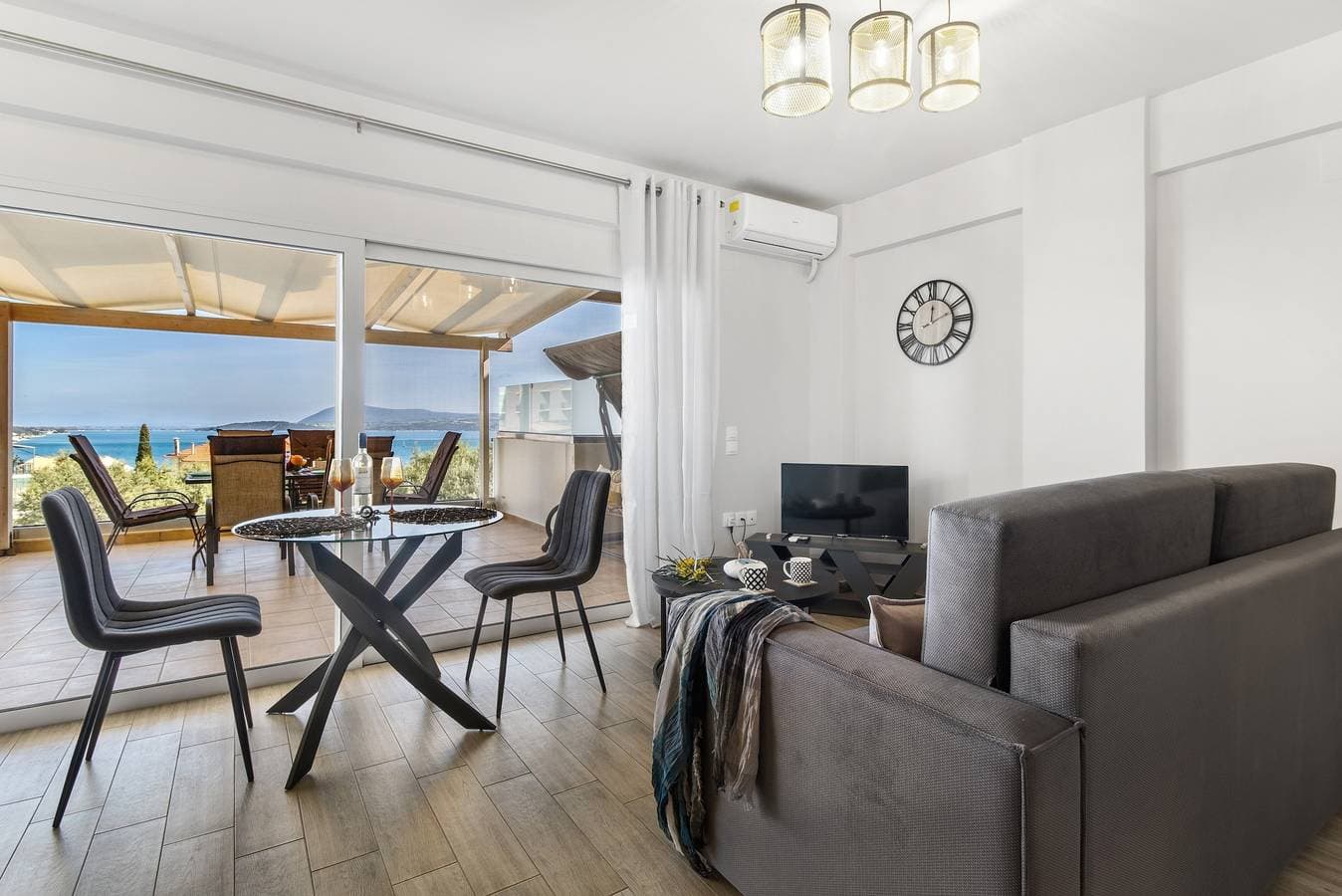 Foto 5 von 26: Ferienwohnung "Evagelia Luxury 2" mit Meerblick, Gemeinschaftspool und WLAN