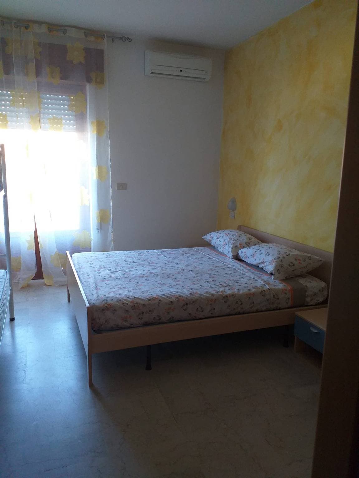 Foto 10 von 24: Geräumiges Doppelzimmer nur einen Steinwurf vom Meer entfernt