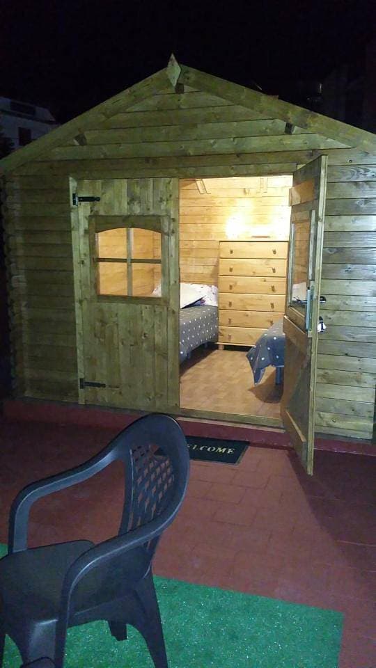 Foto 13 von 36: Twin Room on the Terrace with Shared Bathroom