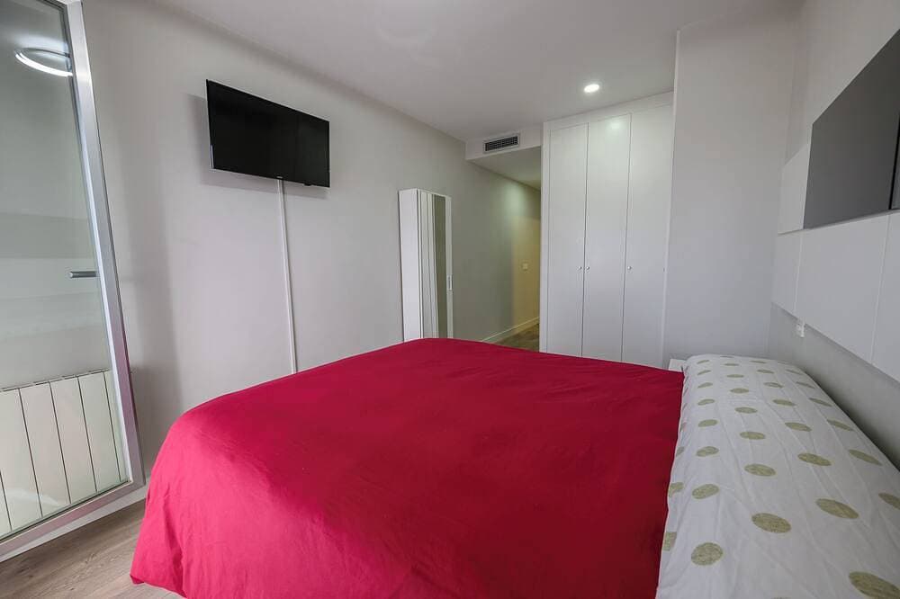Foto 5 von 30: Apartamento Cervantino - Alcalá de Henares