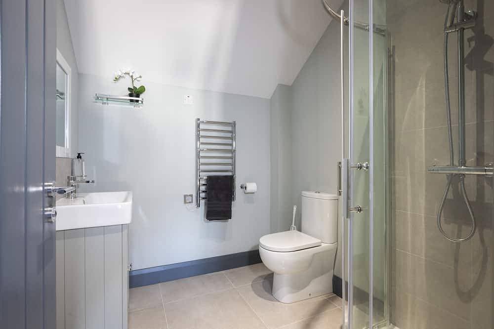 Foto 8 von 27: Apartment-Superior-Ensuite mit Dusche-Strassenblick-One Bedroomed Unit