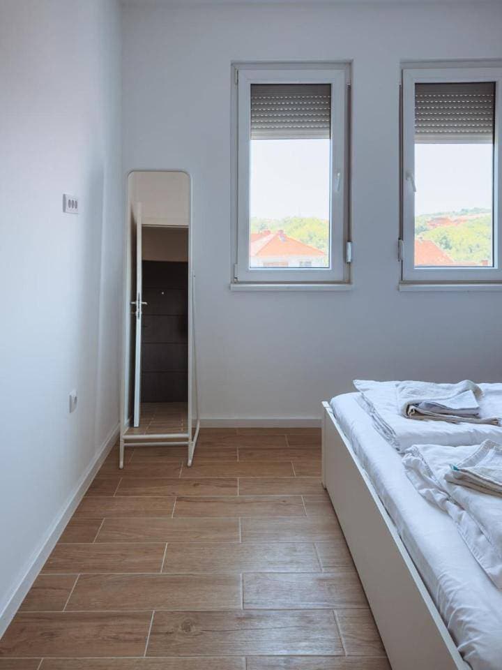 Foto 9 von 19: Two-Bedroom Apartment with Balcony and Terrace