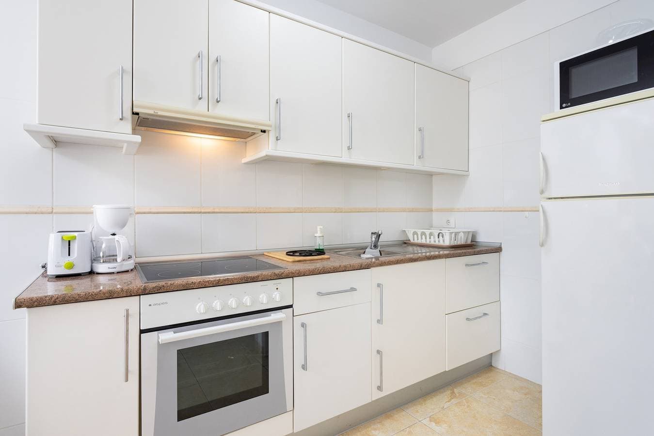 Foto 10 von 47: Ferienwohnung für 3 Personen mit Pool