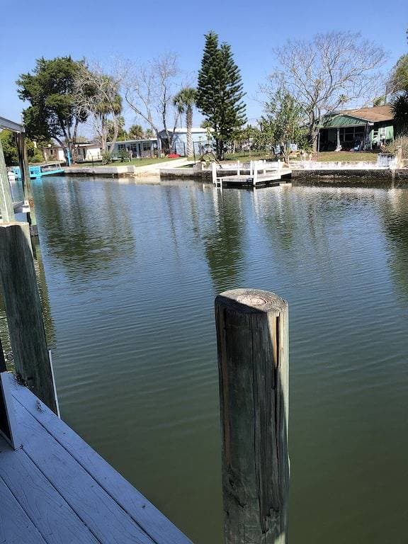 Foto 5 von 42: Kayak to the Gulf With Dolphins - Deep Water Canal Home