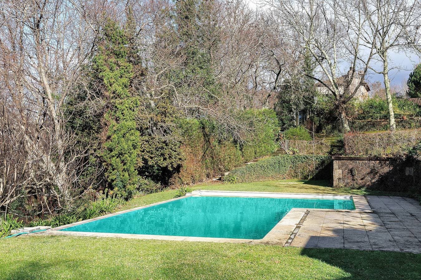 Foto 5 von 35: Suite Camélia mit Gemeinschaftspool und privatem Garten