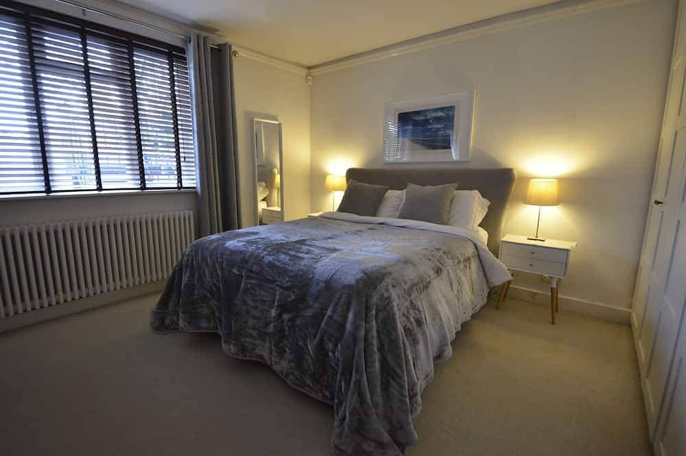 Foto 2 von 29: Unique open plan house in central Windsor pet friendly + parking