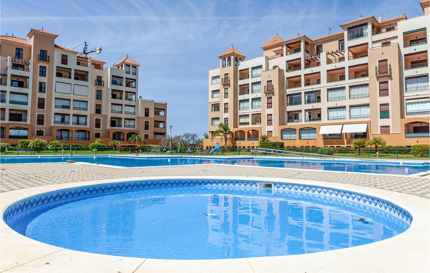 Foto 2 von 27: Appartement am Pool 1km vom Strand entfernt