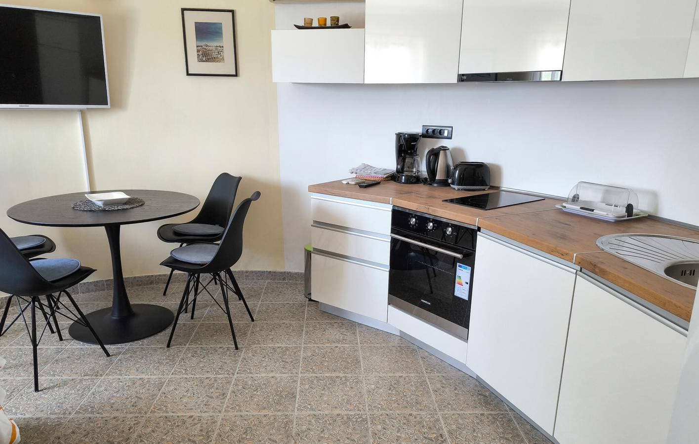 Foto 3 von 22: Gemütliche Ferienwohnung mit Terrasse und Parkplatz in der Nähe eines Bistros in Žminj