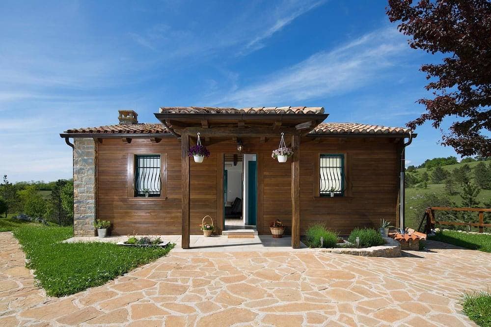 Lovely home in Trviz with swimming pool 1