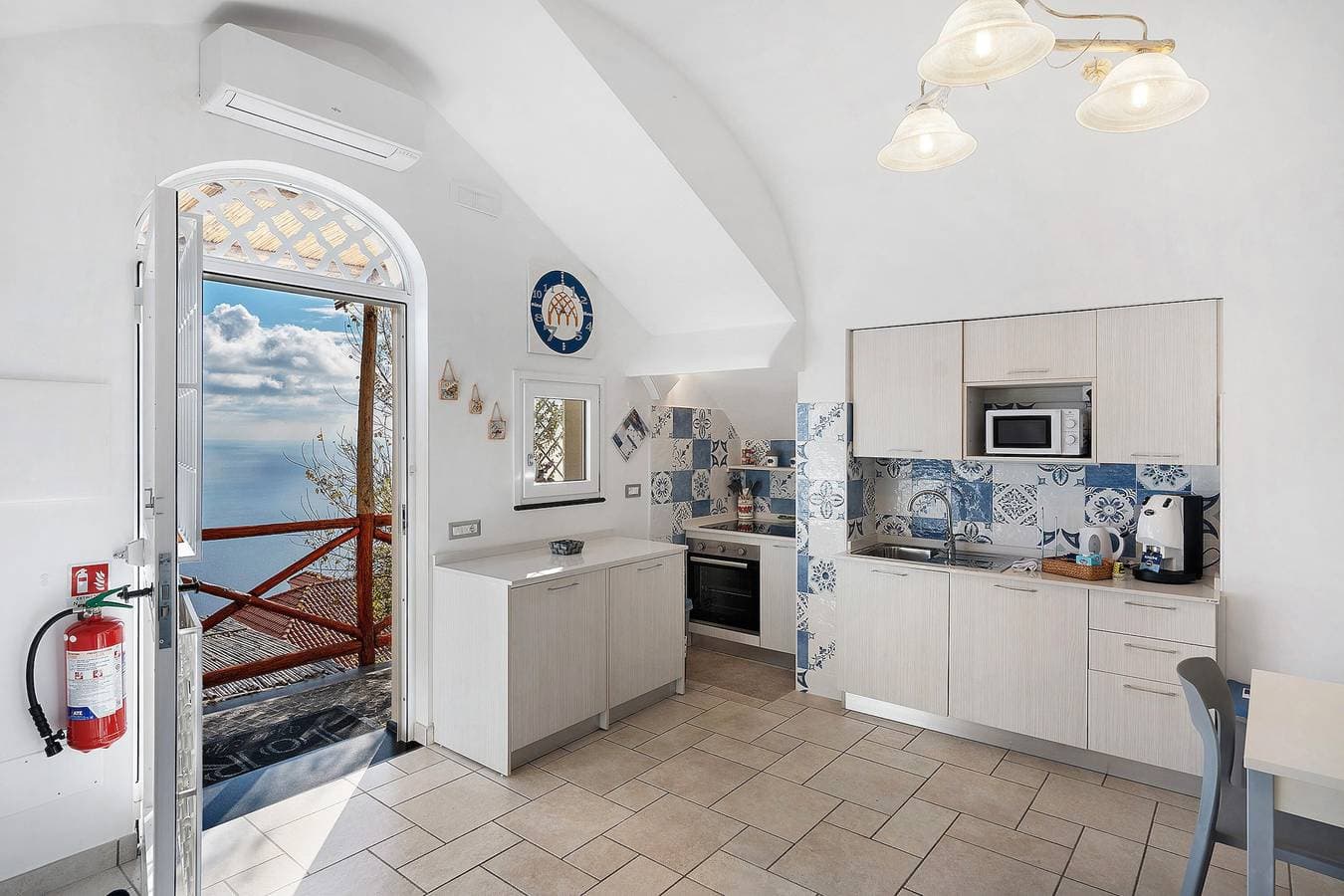 Foto 5 von 45: Casa Vacanze JoRì: Meerblick, kostenloser Privatparkplatz, Terrasse, Klimaanlage, nahe Amalfi