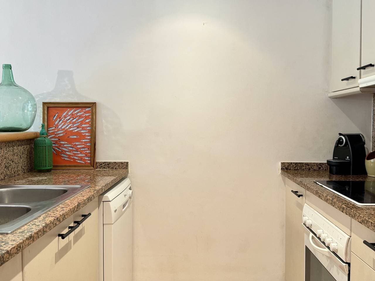 Foto 6 von 36: Moderne Wohnung mit Pool in Pals, für 4 Personen
