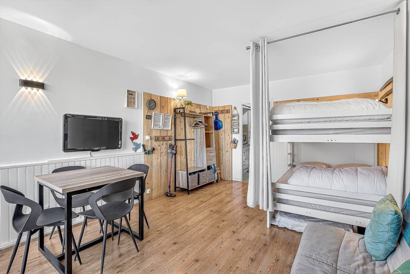 Foto 12 von 30: Studio „Le 27“ mit Bergblick, Balkon & WLAN – 4 Schlafplätze, 2 weitere gegen Aufpreis