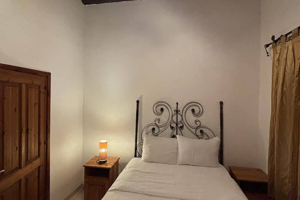 Foto 4 von 22: Charming 2-bedroom house with WiFi, in Harbour Girne