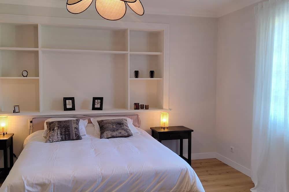 Foto 2 von 30: Large house with 14 beds, swimming pool overlooking vineyards between Blaye and Bordeaux