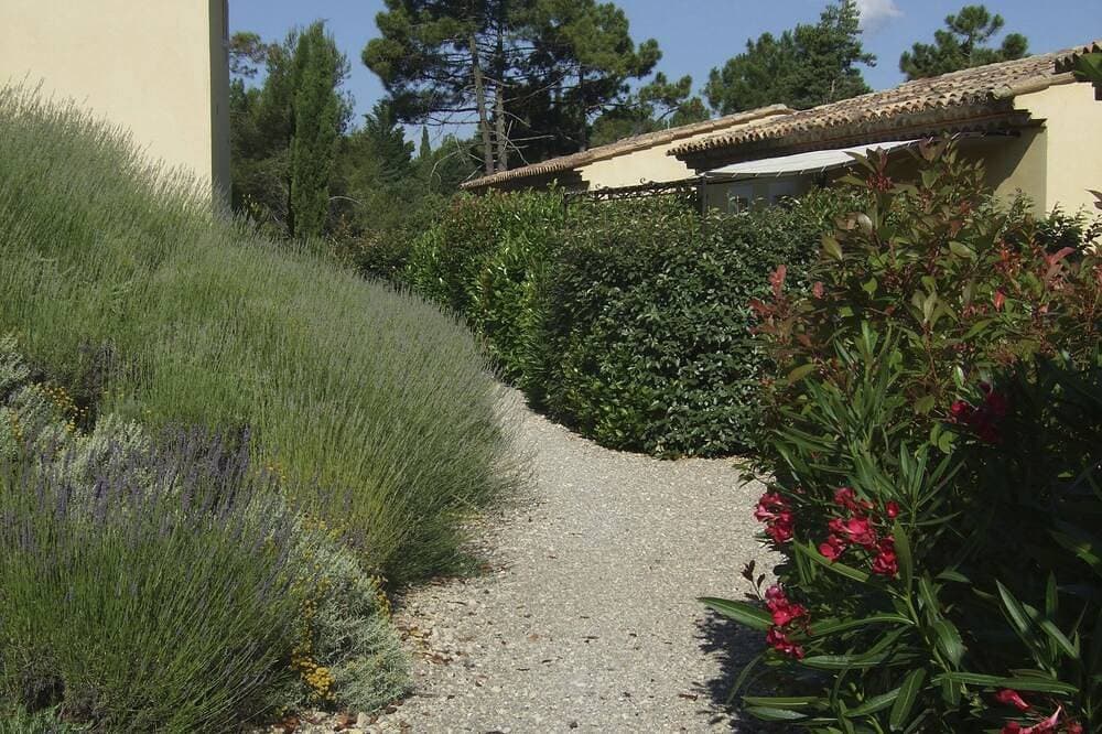 Foto 10 von 30: Villa Verdi D Luft-Wohnung mit Terrasse und privatem Garten Pool