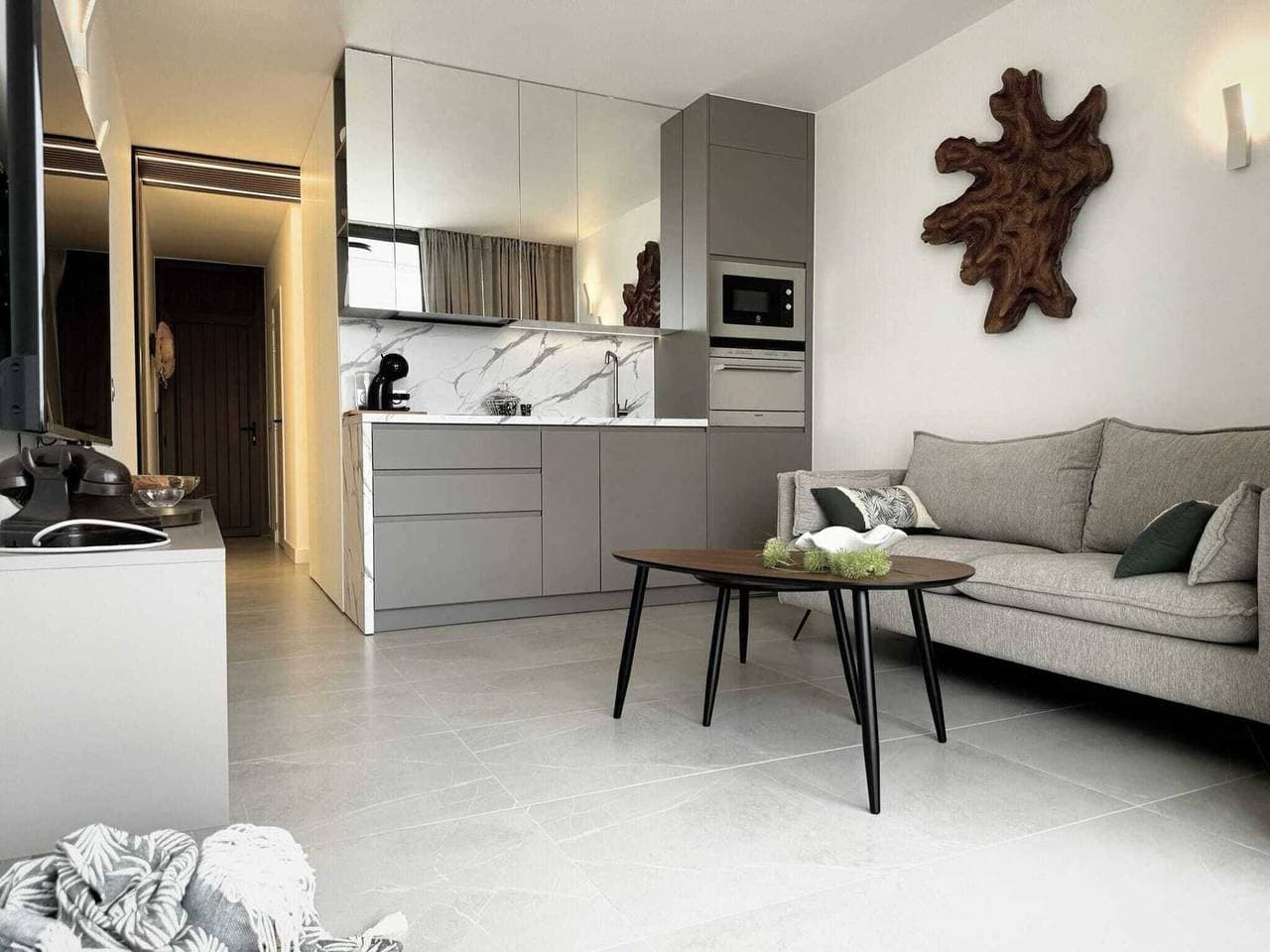 Schickes Apartment in Arona in Strandnähe 1
