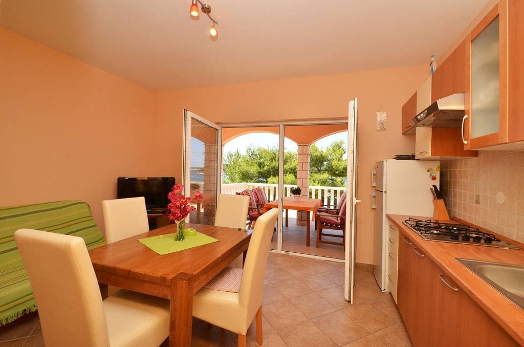 Foto 4 von 40: Ferienwohnung in Karbuni mit Meerblick, Terrasse, Klimaanlage, W-Lan (3609-4)