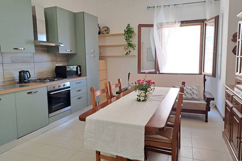 100 sqm apartment in South Sardinia Capoterra. Sea nature and sunshine all year round. 1