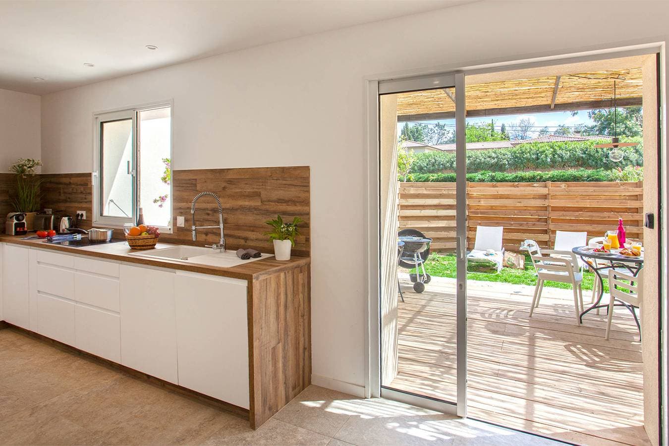 Foto 2 von 26: Neue Wohnung "Magnolia", Pergola-Terrasse, privater Garten - 2 4 Personen
