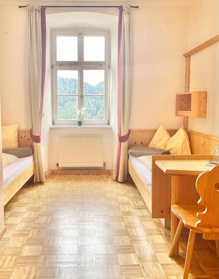 Foto 7 von 9: Twin Room with Mountain View