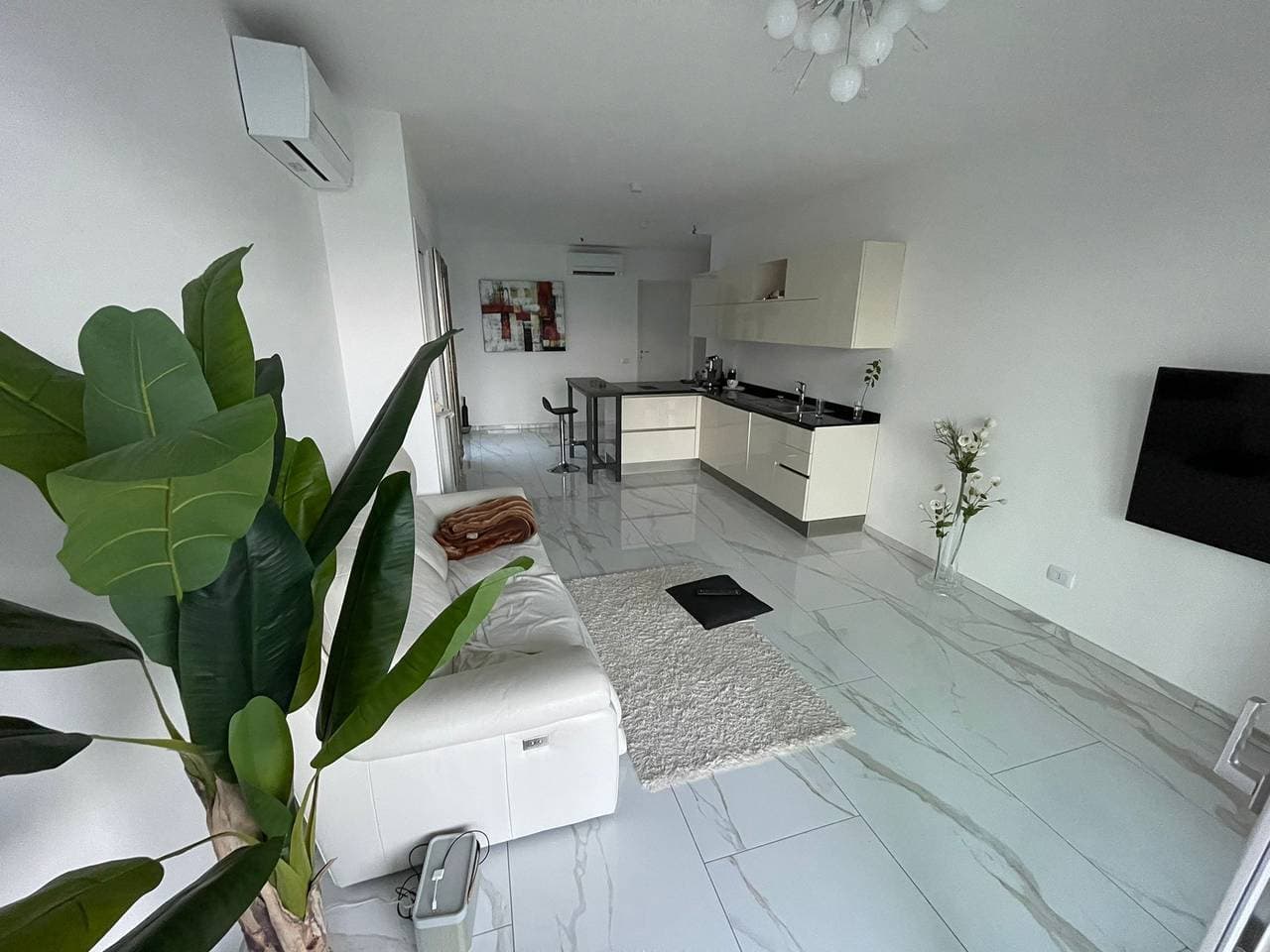 Foto 9 von 29: Isole apartment with pool and lake view in Baveno