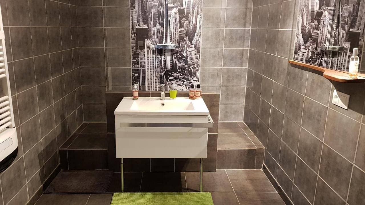 Foto 7 von 9: Deluxe Double Room with Shower
