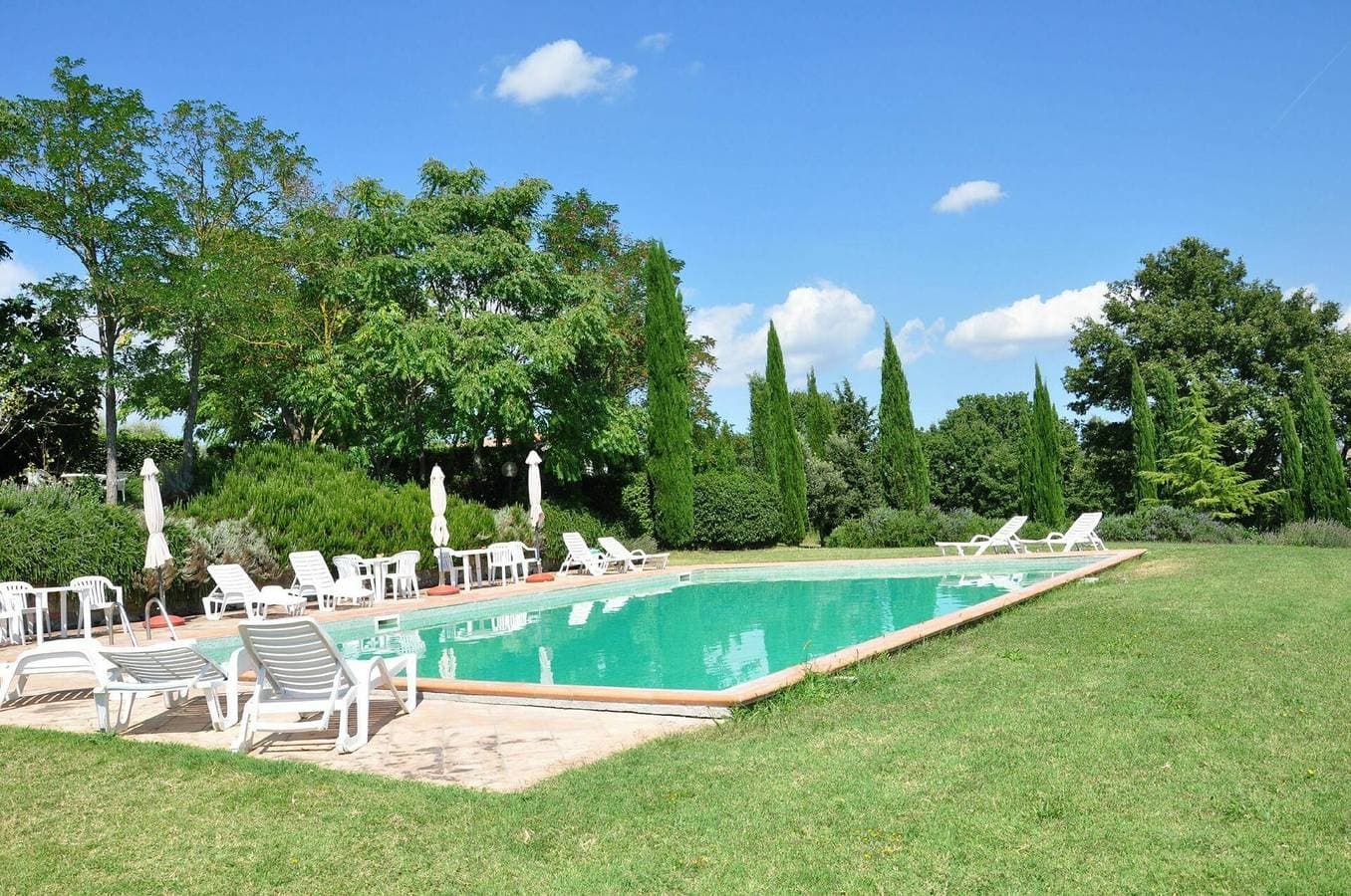 Foto 5 von 26: Ferienwohnung für 4 Personen mit Pool