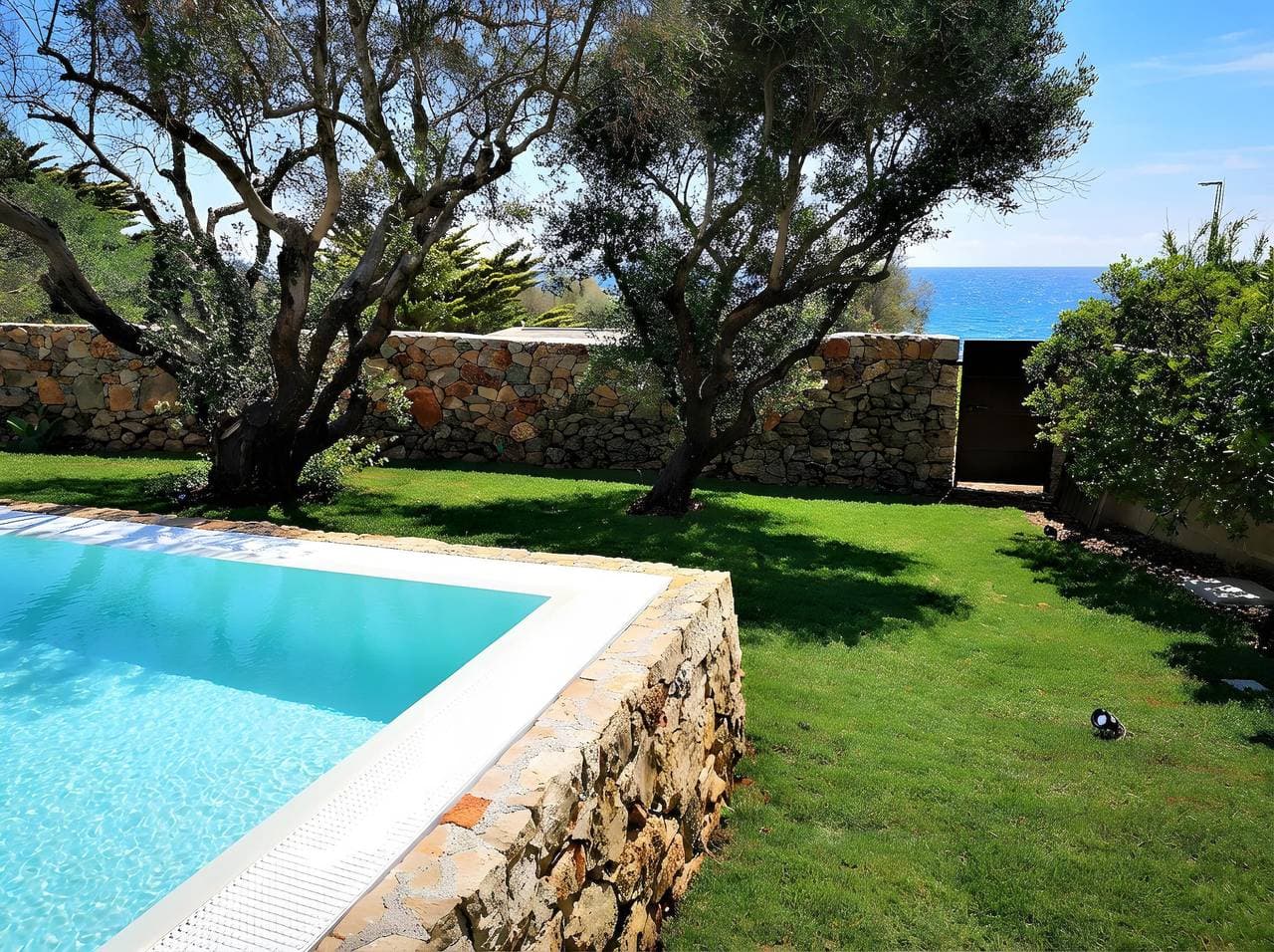 Foto 8 von 47: 5*-Villa in Traumlage am Strand mit Pool+Whirlpool