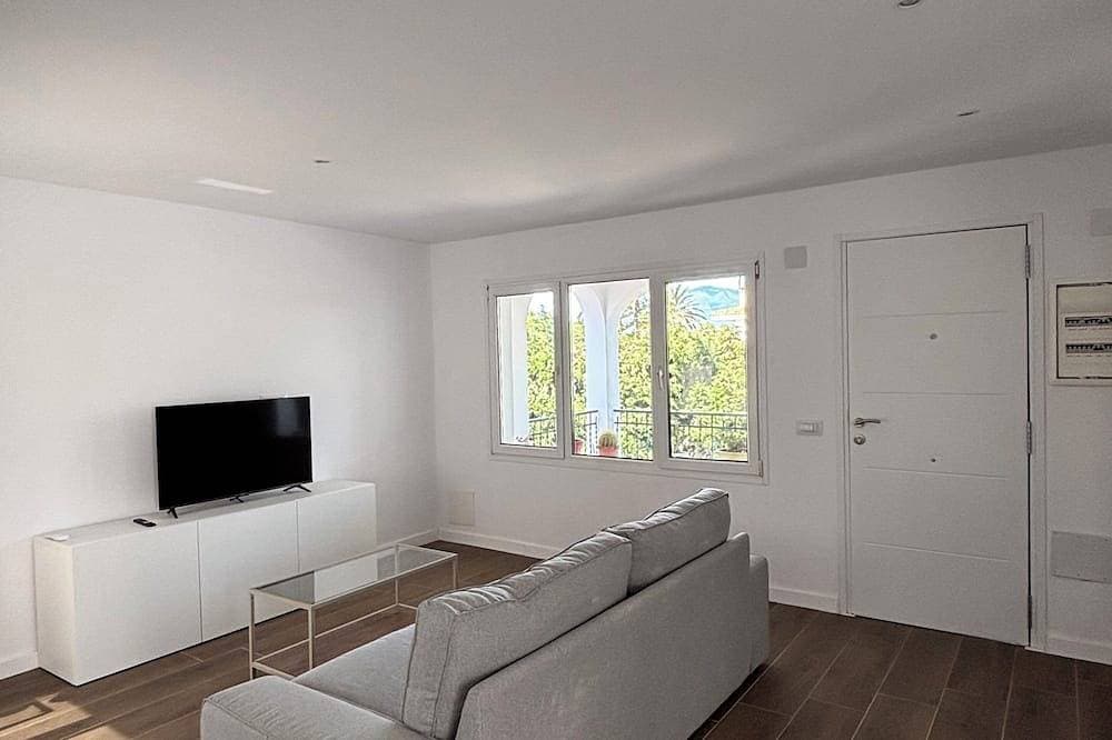Foto 9 von 22: Charming El Paraiso Apt with Gibraltar Views Near Puerto Banus