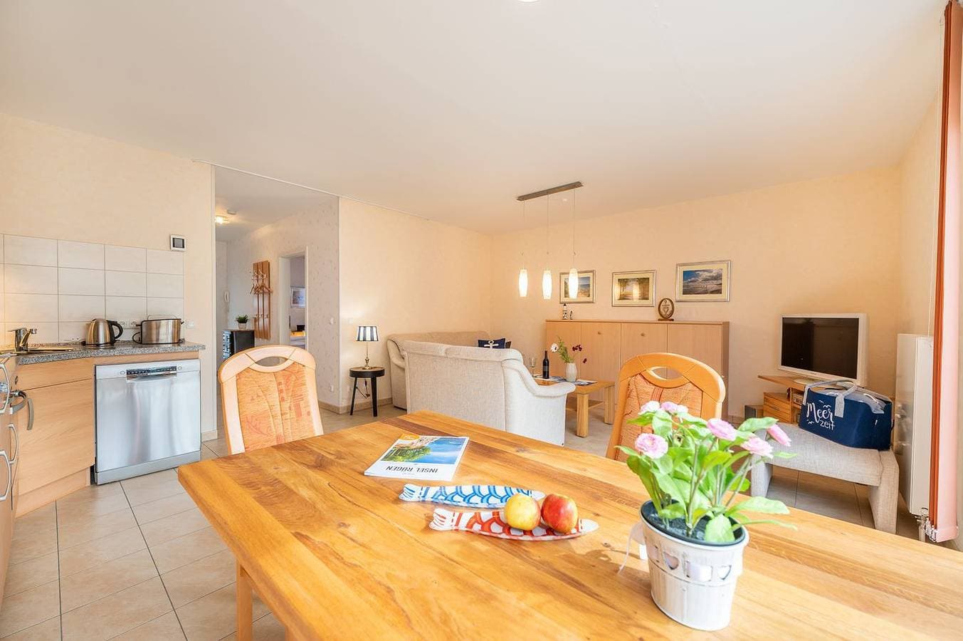 Foto 2 von 18: Gemütliche Ferienwohnung mit Südwestterrasse, direkte Strandlage