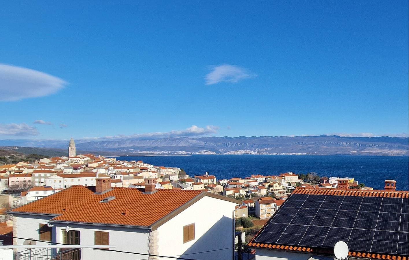 Charmantes Apartment mit Meerblick und Terrasse in der Nähe eines ruhigen Strandes 1