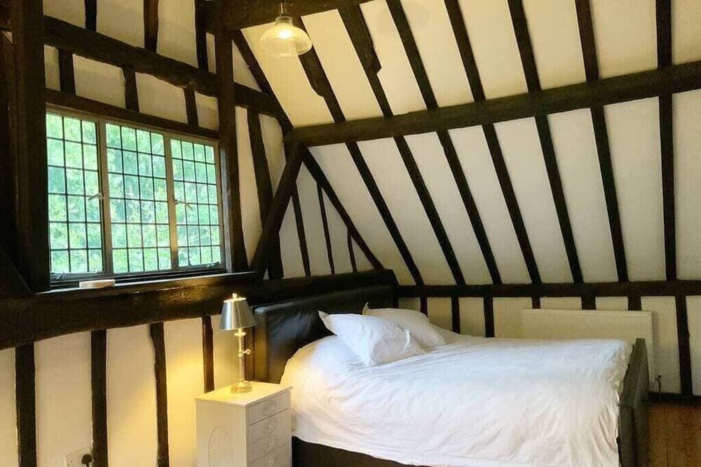 Foto 2 von 30: Delightful 4Bd Home full of Flair Edenbridge Kent