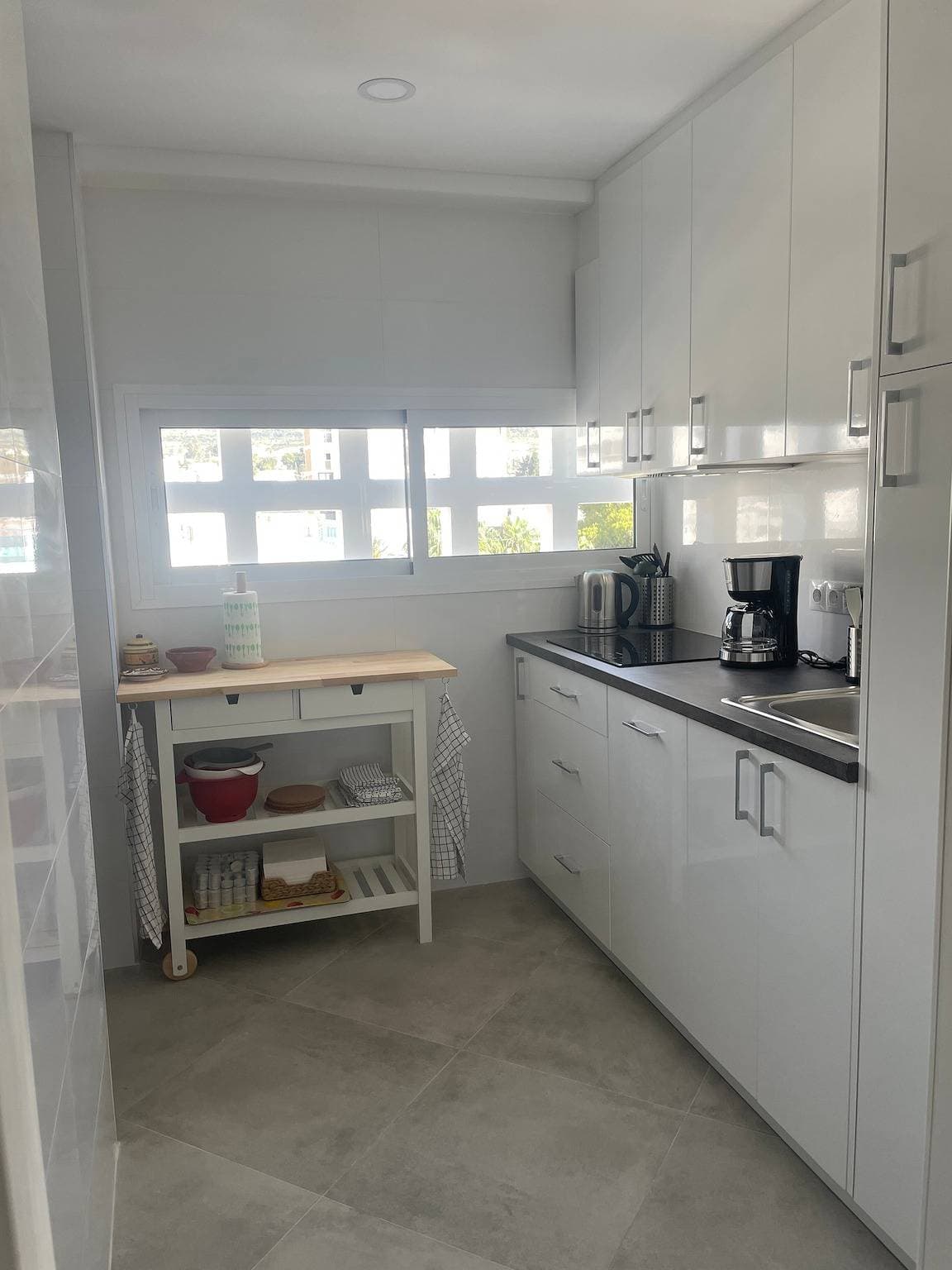 Foto 6 von 12: Ferienwohnung 'Marina View Benalmadena' mit Meerblick, Gemeinschaftspool & Klimaanlage