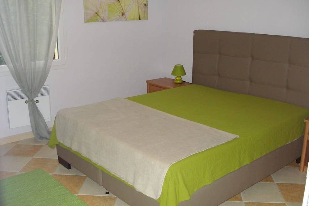 Foto 5 von 26: Haus auf einer Ebene, ruhig, mit Garten und Pool